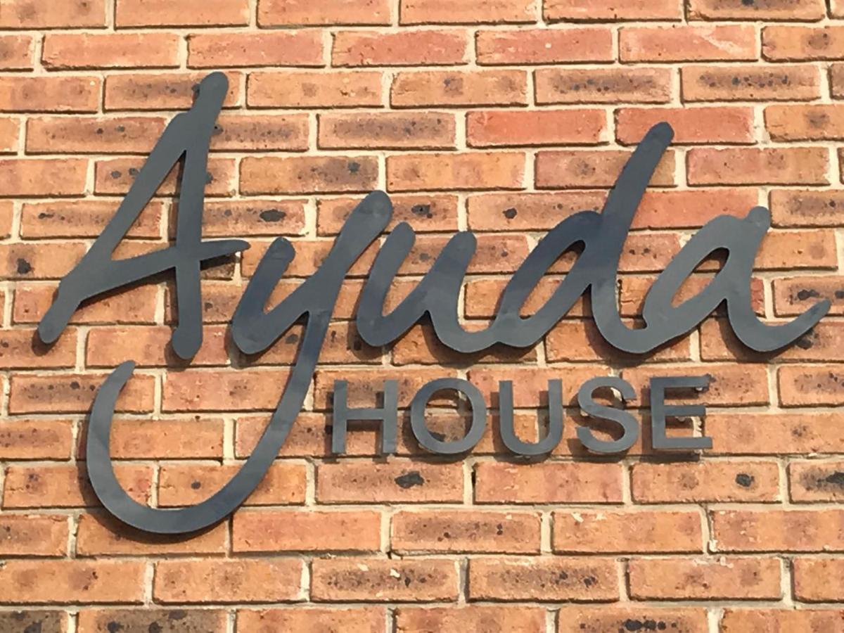 ホテル Ayuda House オルトリンシャン エクステリア 写真